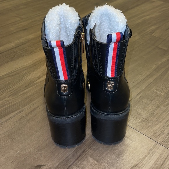 Tommy Hilfiger boots - Picture 3 of 6